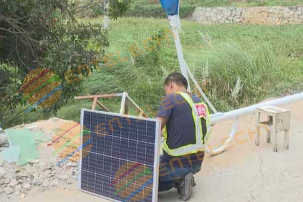 2000 entelechy brand solar street lamps light up the travel road in Binyang Village